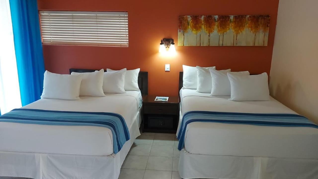 Tropikist Beach Hotel And Resort Crown Point Kültér fotó