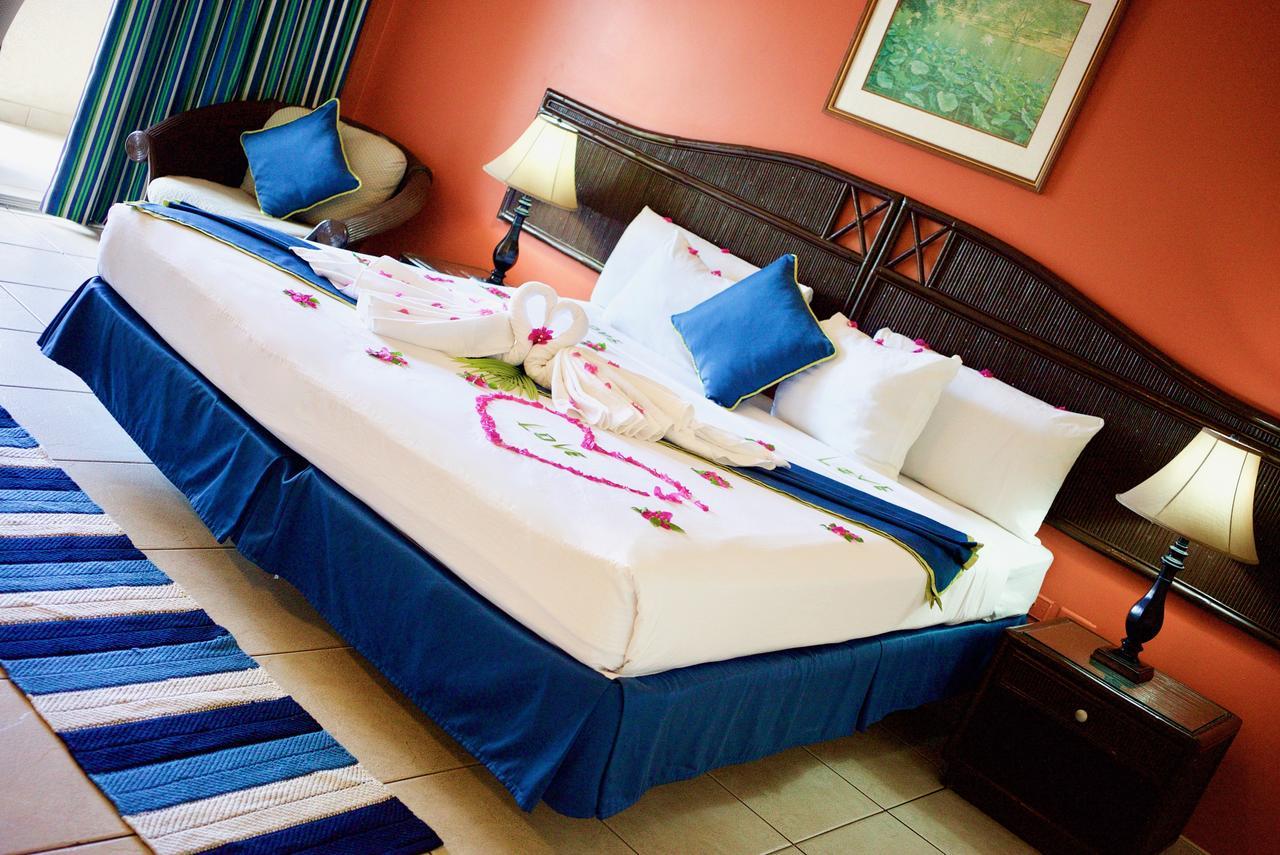 Tropikist Beach Hotel And Resort Crown Point Kültér fotó